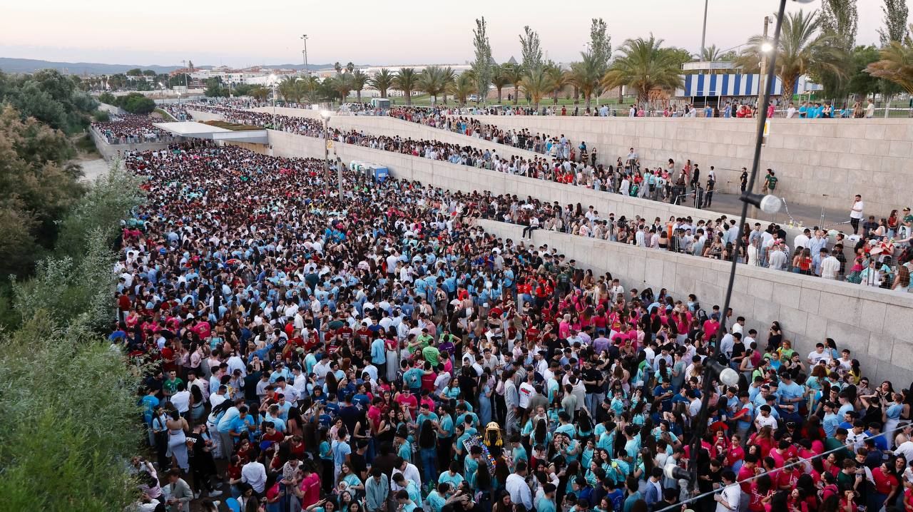 Botellón multitudinario en el miércoles de Feria