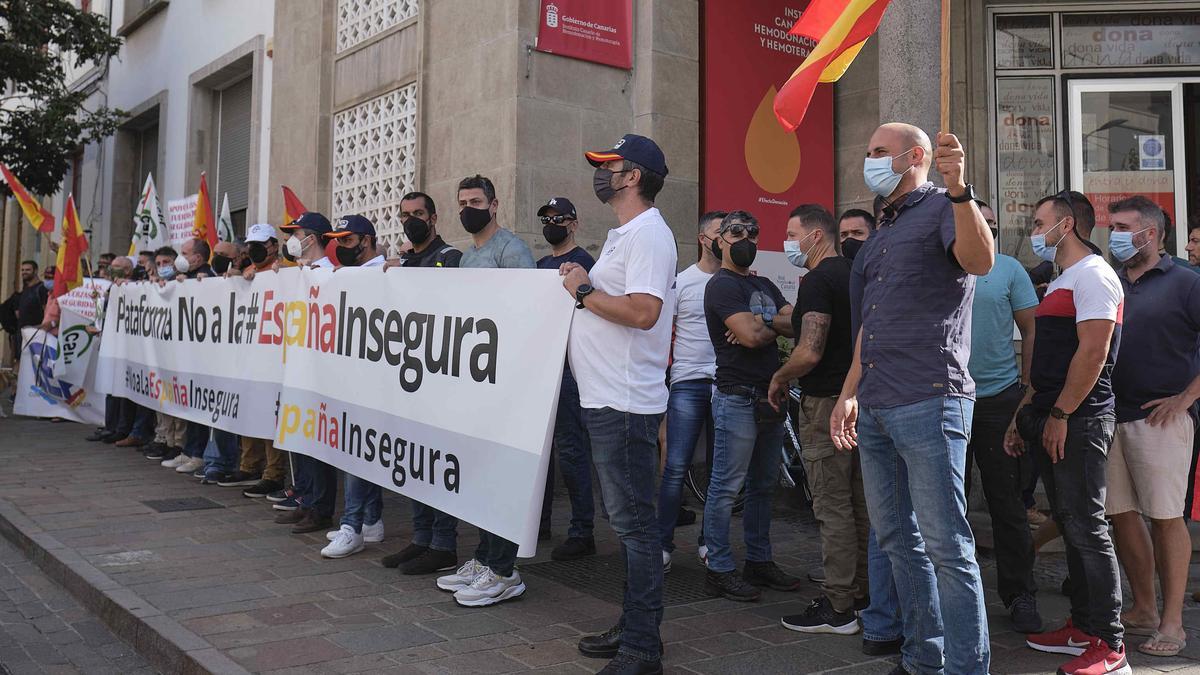 Un momento de la protesta en Tenerife contra los cambios en la Ley de Seguridad Ciudadana.