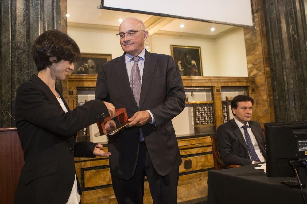 Entrega del premio del Banco Sabadell a la investigación económica a Nagore Iriberri