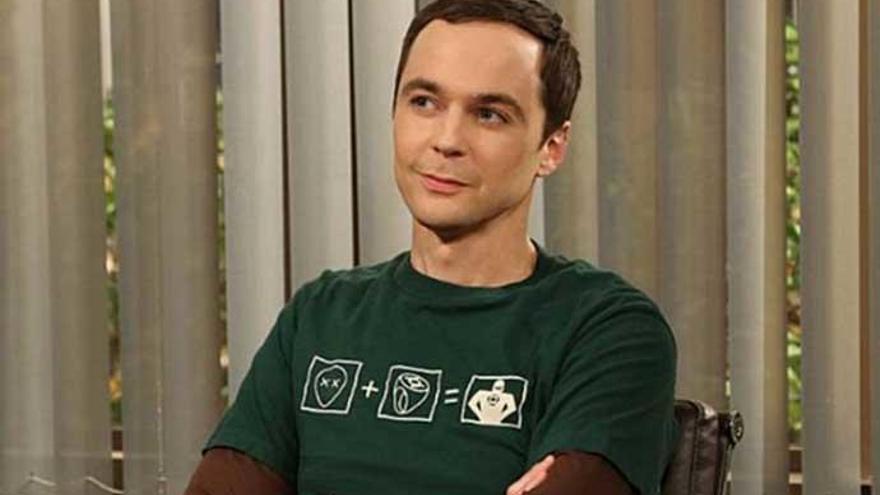 Jim Parsons da vida al especialísimo Sheldon Cooper.