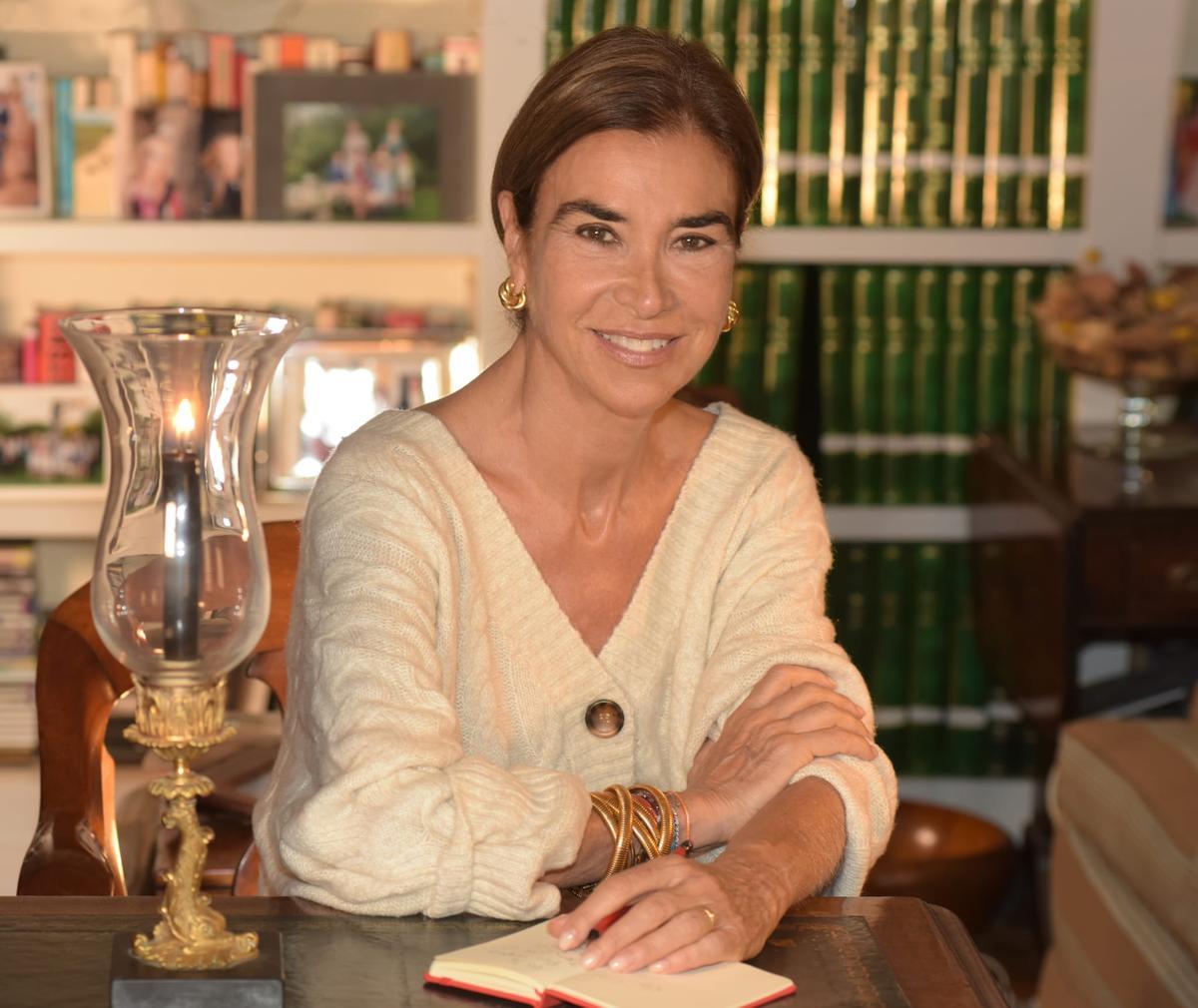 Carmen Posadas en una imagen promocional cedida por Planeta