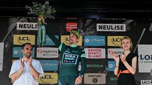 Primoz Roglic con el maillot verde en el Dauphiné