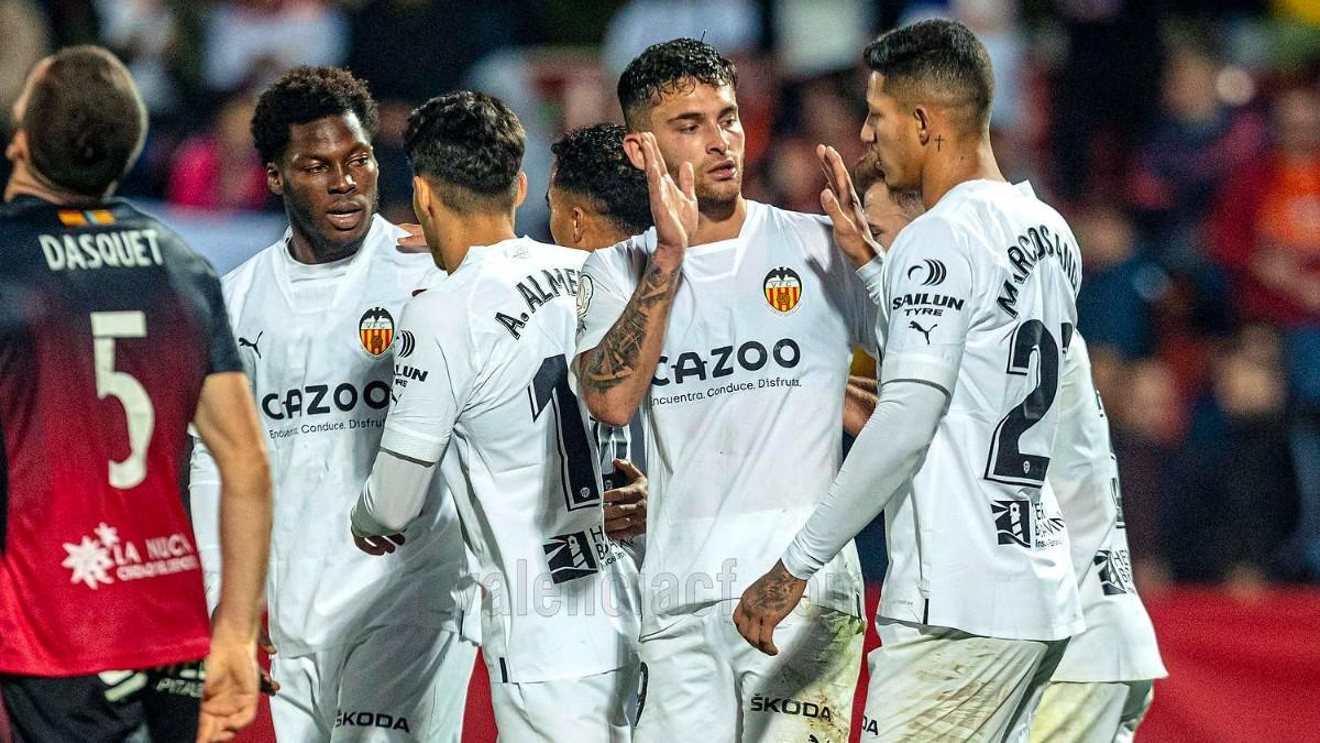 Imagen del choque entre La Nucía y el Valencia