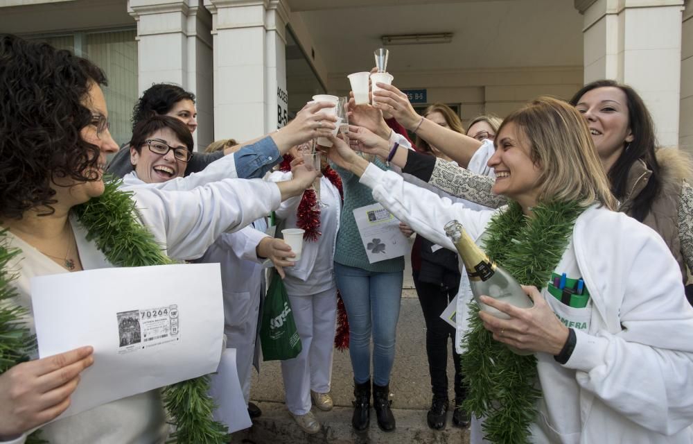 Personal del departamento de ofalmología de Valencia celebra su quinto premio