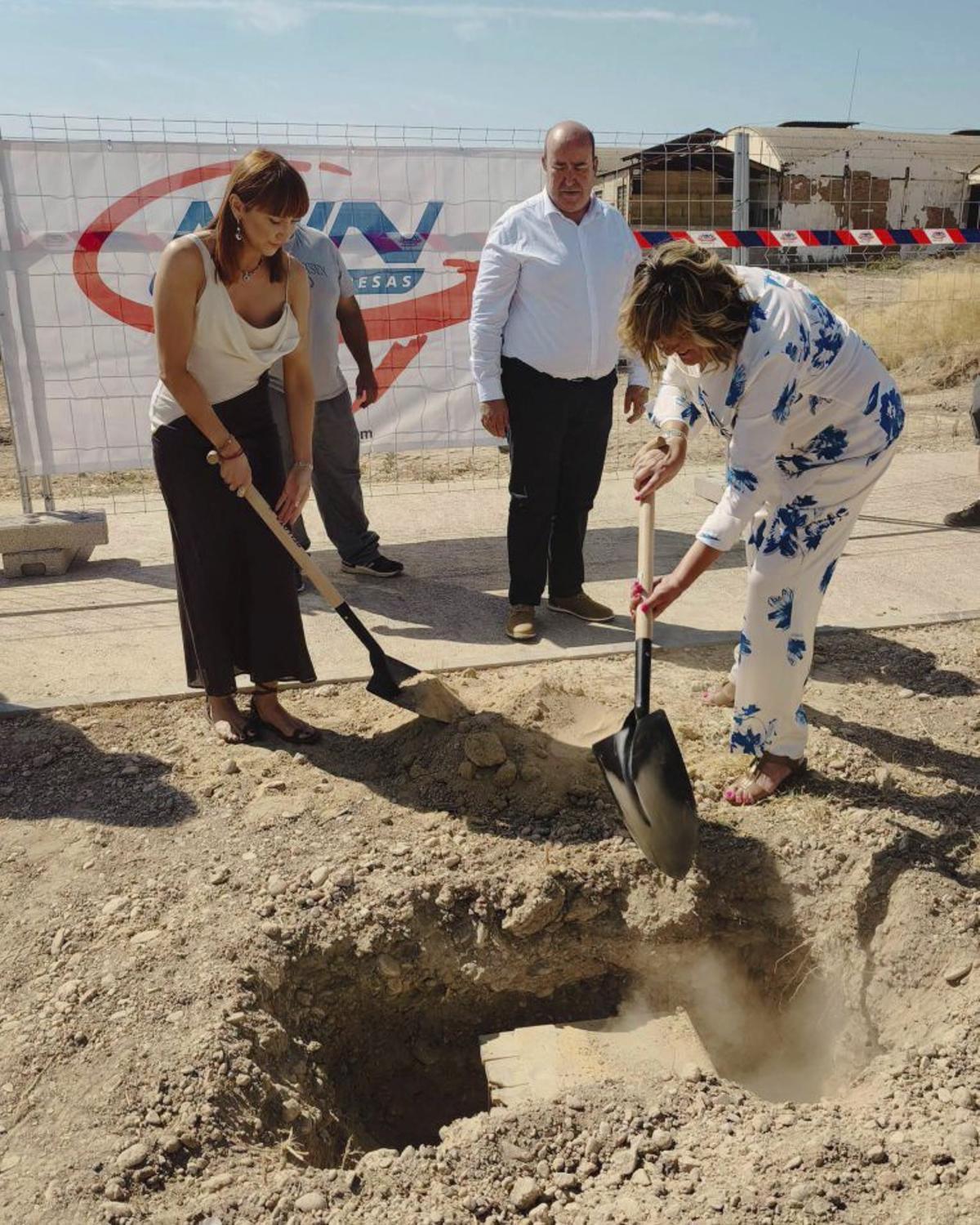 El momento en el que se coloca la primera piedra.