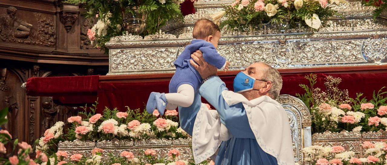 Segundo día de la presentación de los niños a la Virgen de la Montaña.