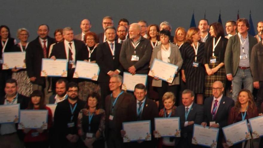 Representantes murcianos en la foto de familia de la entrega de las distinciones en Oviedo.