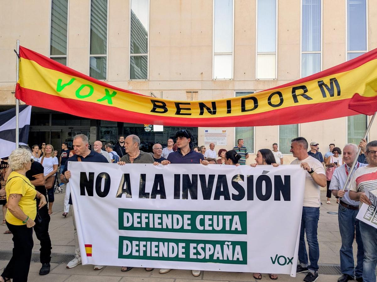 Benidorm reúne a más de 5.000 personas en defensa de Ceuta y contra Pedro Sánchez