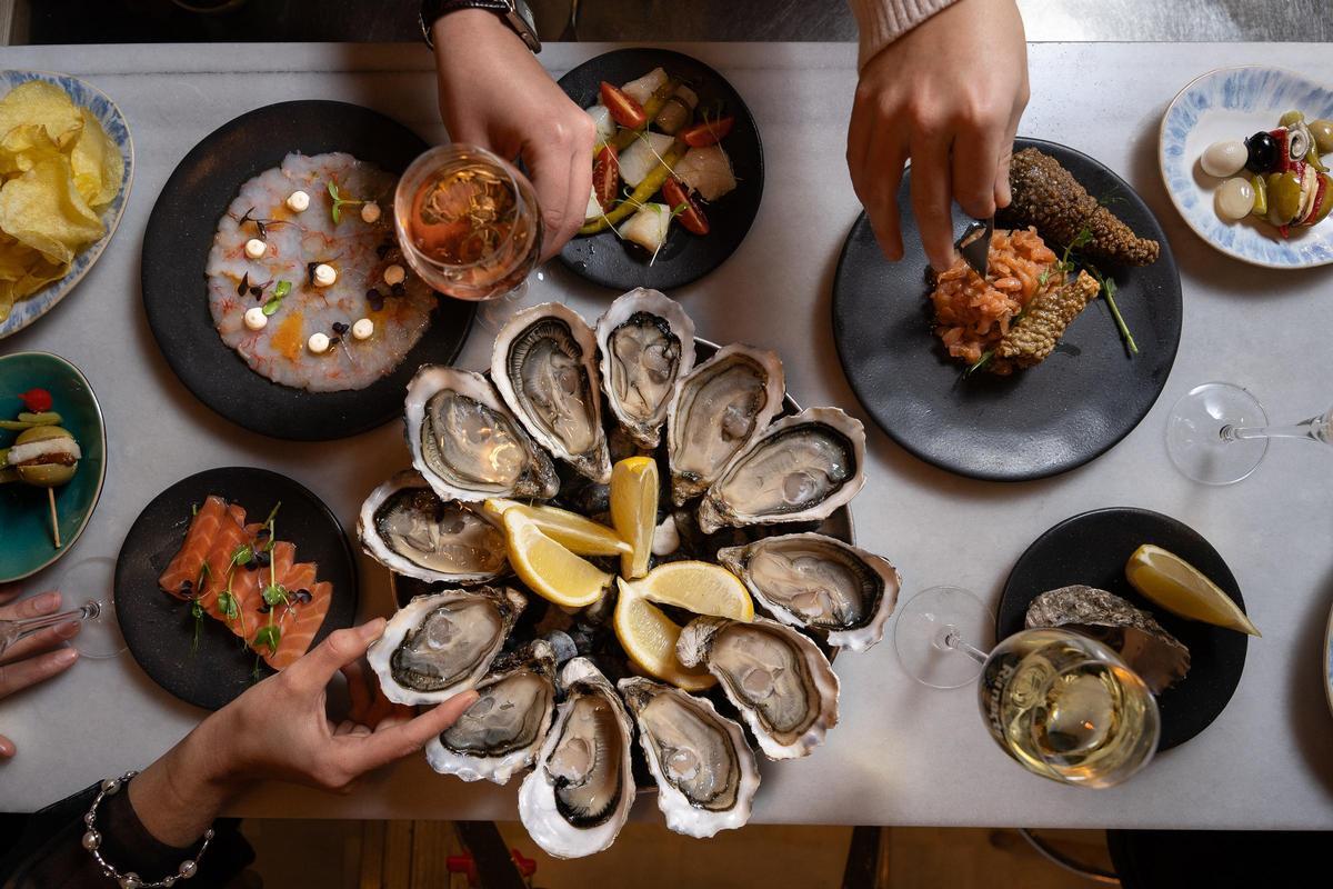 Ostras, copas y tapas en Ostras Thierry.