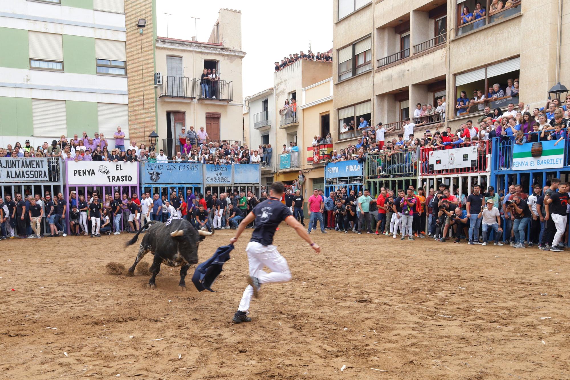 Fotos de ambiente y de los toros de la tarde taurina del martes de fiestas en Almassora