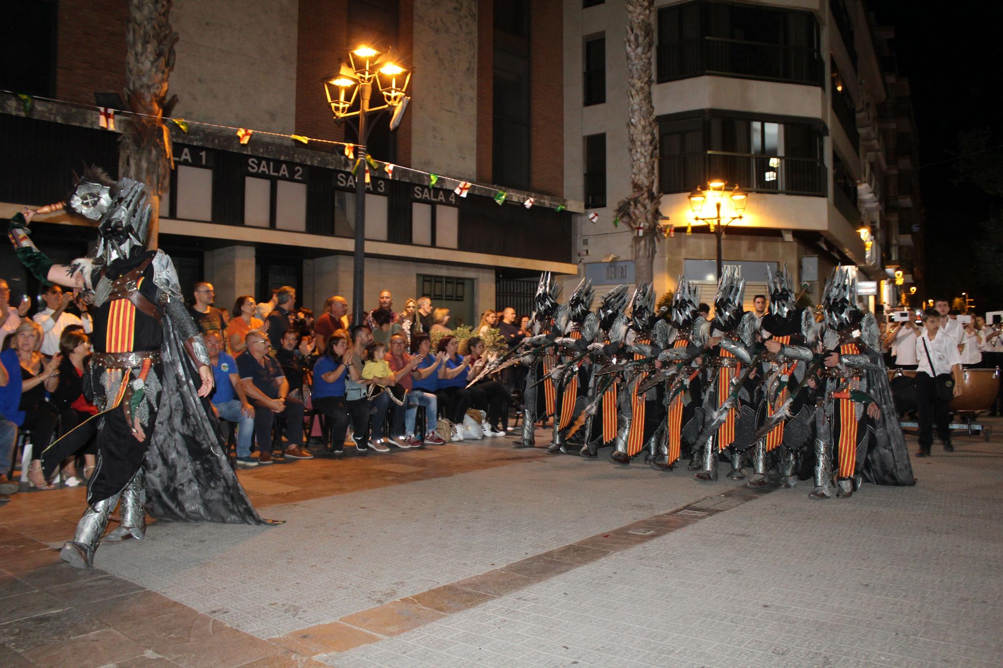 Los Moros y Cristianos conquistan la Vila de Alzira