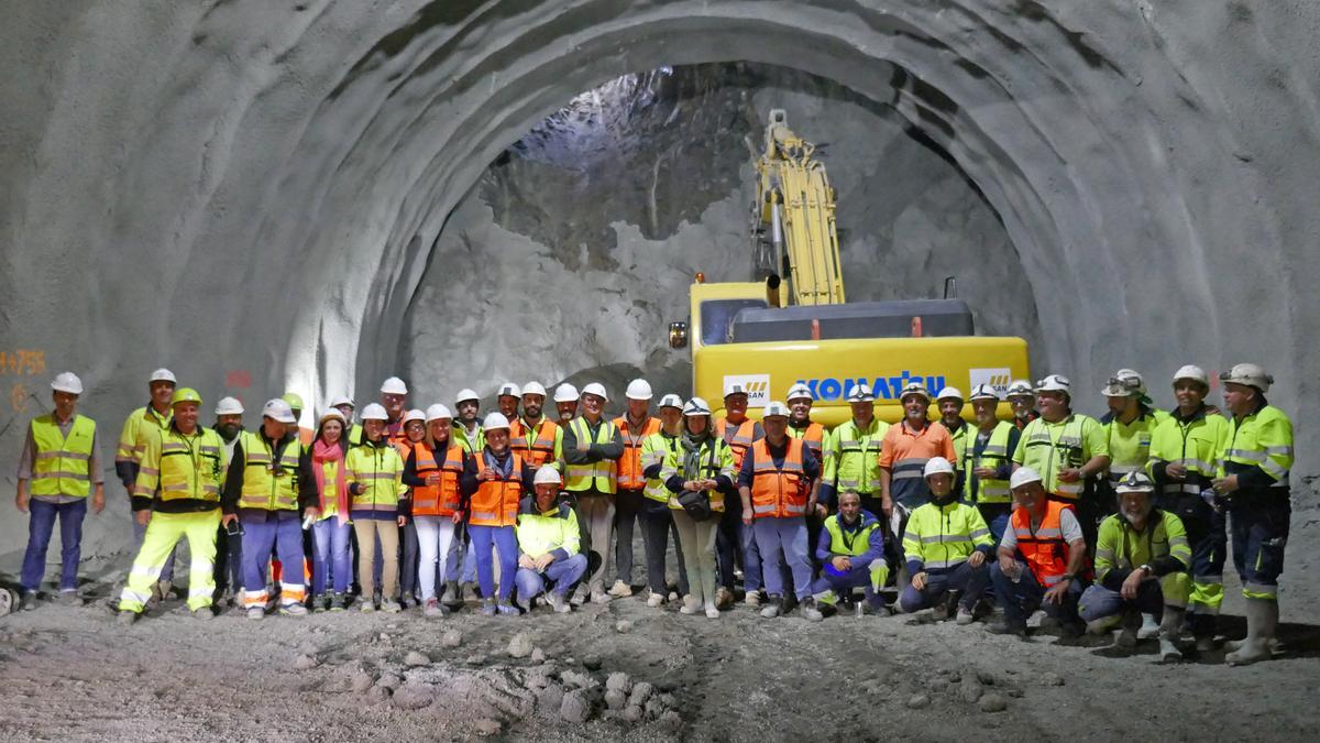 Obras Públicas termina la perforación de los nueve túneles de la carretera de La Aldea