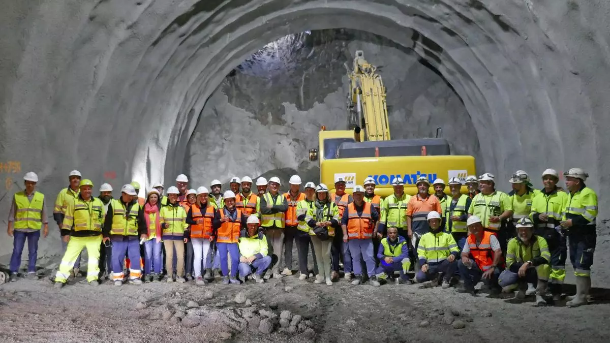 Obras Públicas culmina la perforación de los nueve túneles de la nueva carretera de La Aldea
