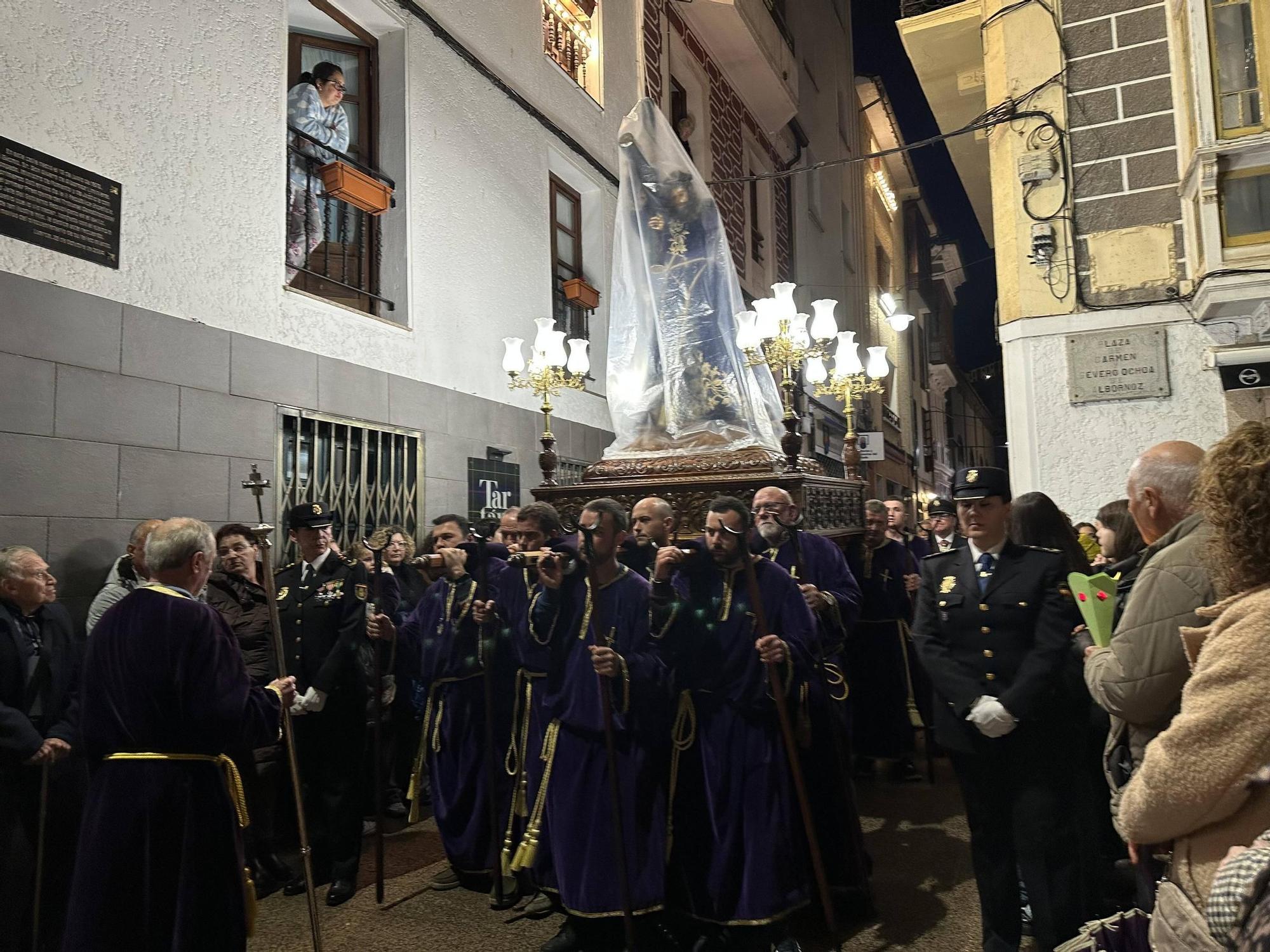 EN IMÁGENES | La envolvente procesión del Nazareno en Luarca