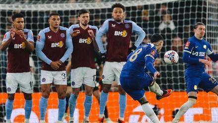 Enzo Fernández firmó un gol de falta directa espectacular