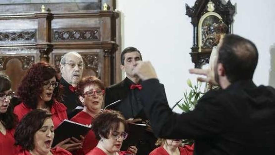 &quot;Magnificat&quot; brilla en San Antonio de Padua