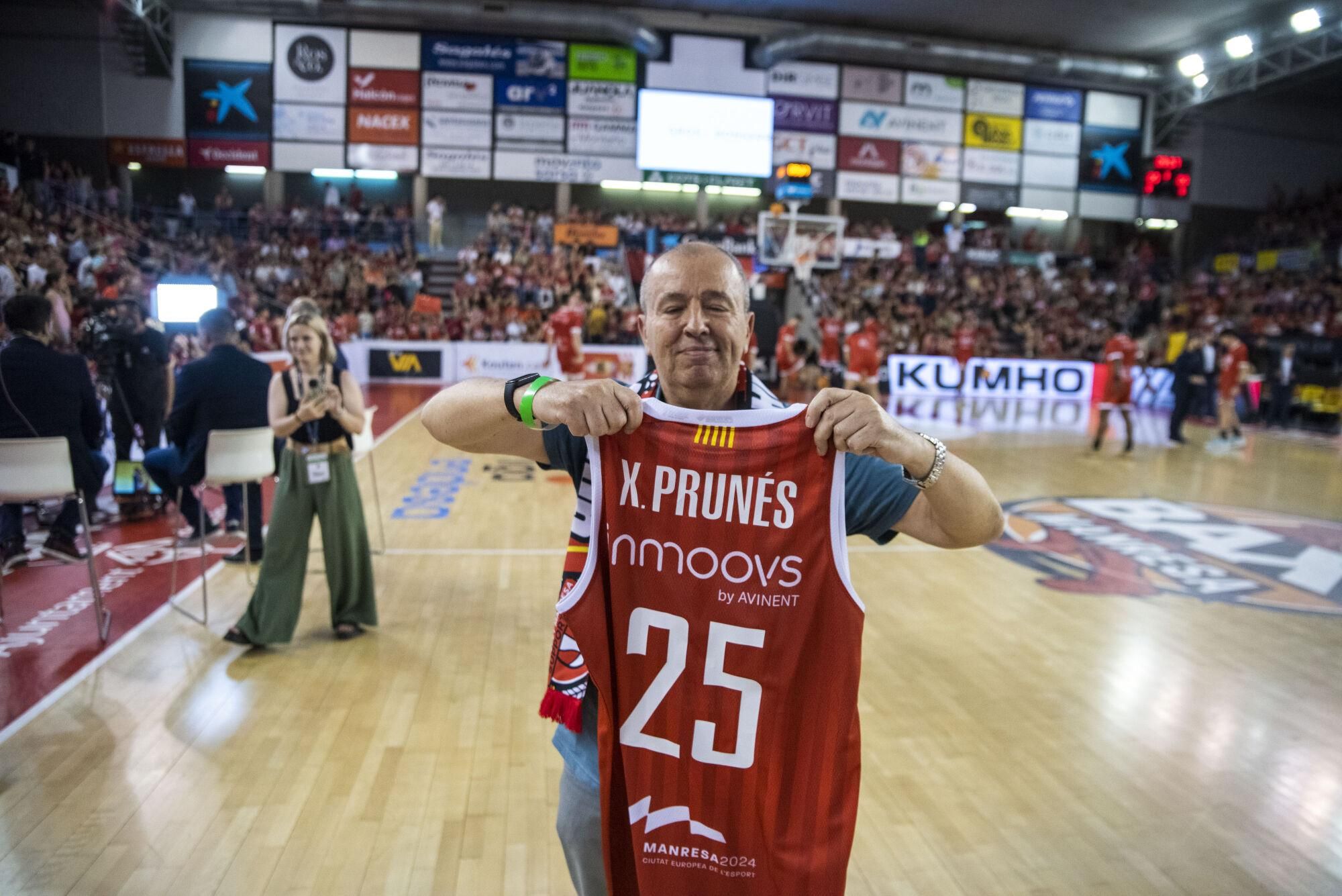 El Baxi homenatja Xavier Prunés per 37 anys de cròniques i seguiment