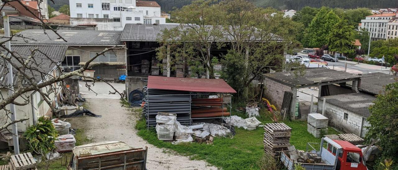 Almacén de Pombo Arteixo, en la avenida de Baldomero González. |   // LA OPINIÓN