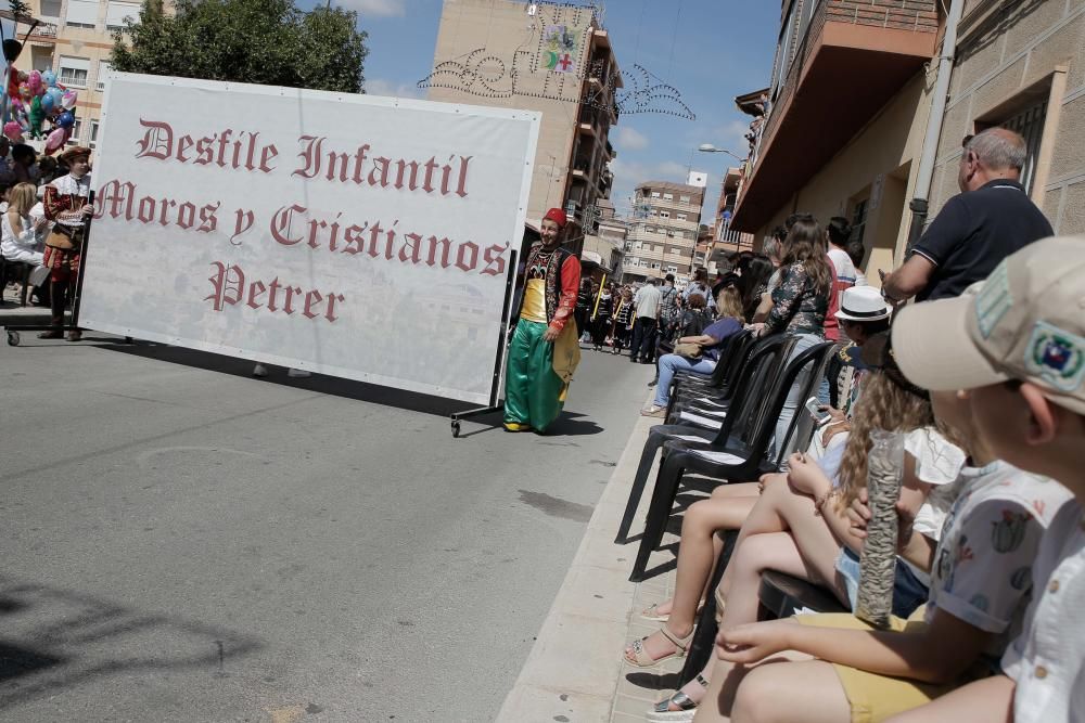 Desfile infantil de los Moros y Cristianos de Petrer