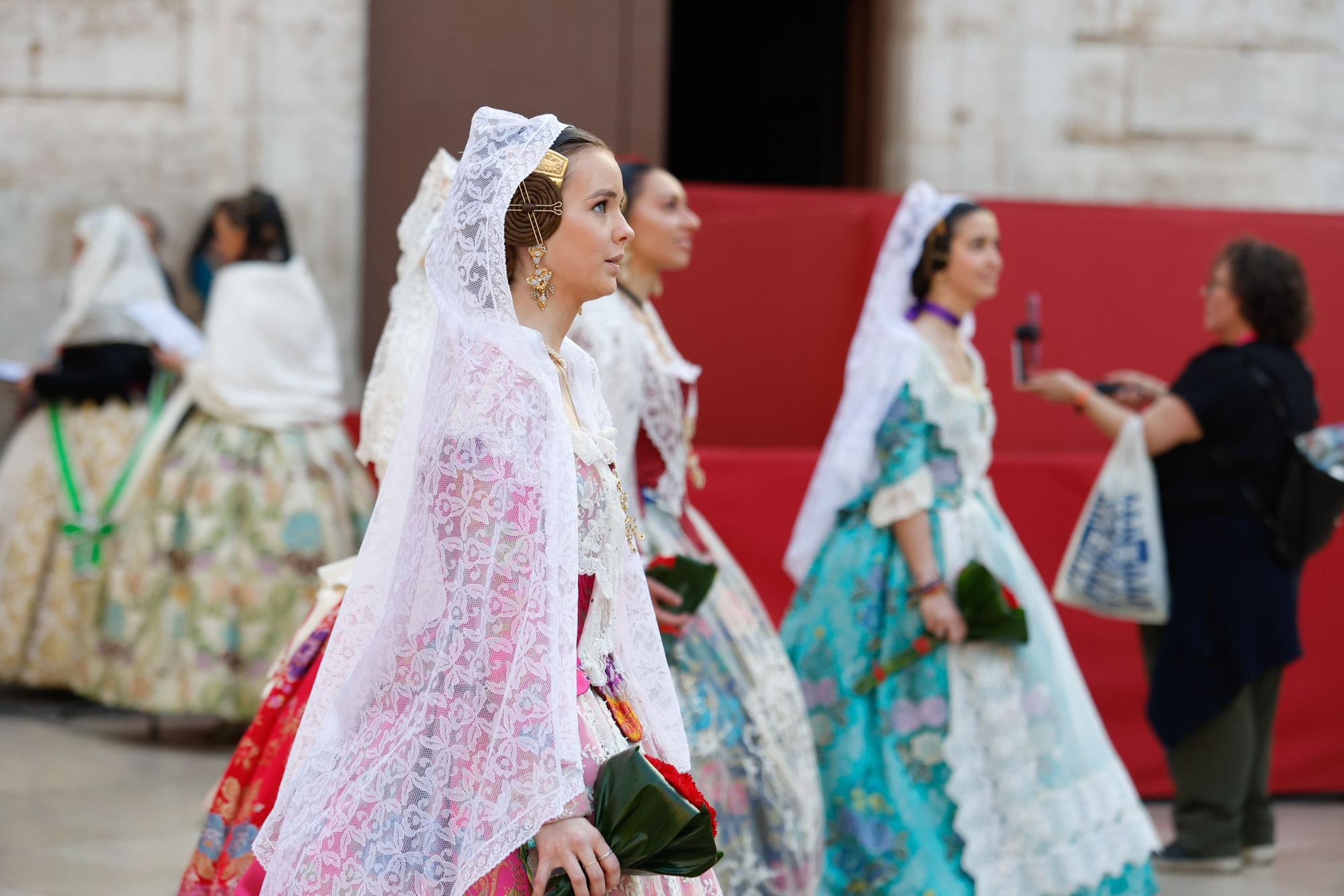 Búscate en el primer día de la Ofrenda en la calle San Vicente entre las 17:00 y las 18:00