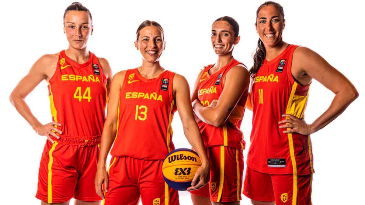 La selección española 3x3 con las valencianas Vega Gimeno (11) y Sandra Ygueravide (13)