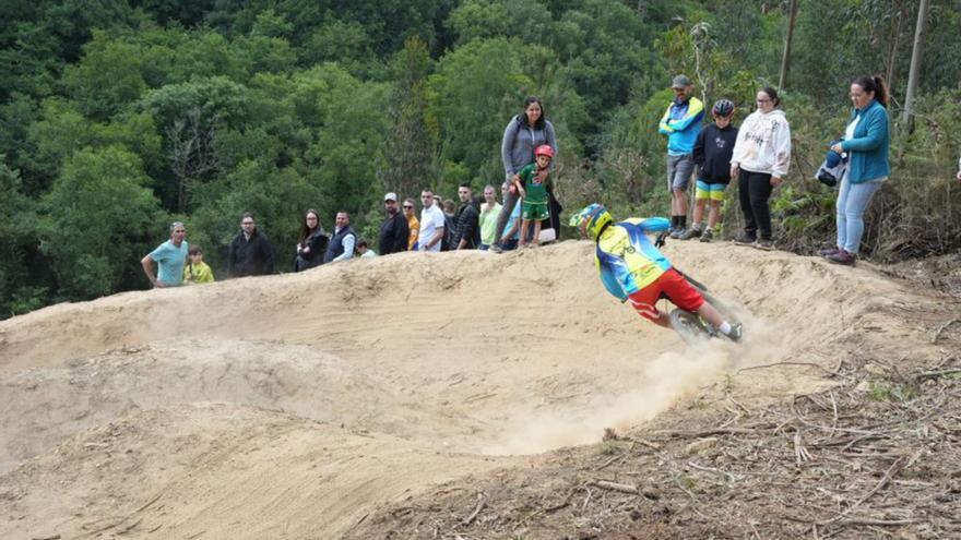 Abegondo instala un circuito BTT en el parque de Beche