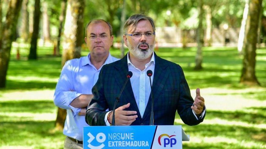 José Antonio Monago y Fernando Pizarro en un acto del PP.