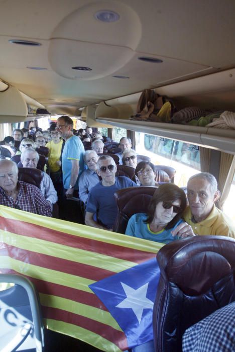 Sortida d'autocars de l'ANC des de Girona per anar a la manifestació de Barcelona