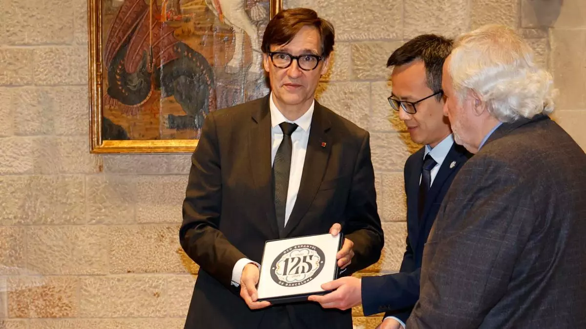 Salvador Illa presenciar芍 el derbi en el palco del RCDE Stadium
