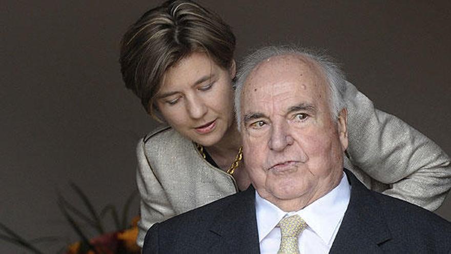 Helmut Kohl, junto a su última su esposa, Maike Richter-Kohl.