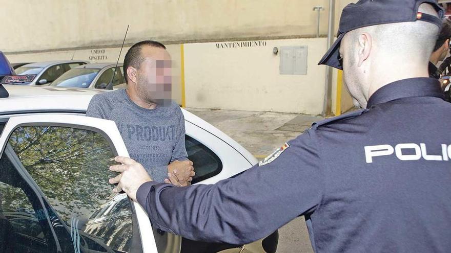 Este policía ya fue arrestado hace unos meses.