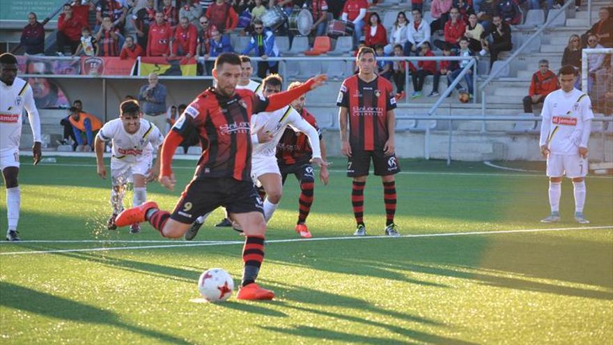 El Salerm Puente Genil recibe una cornada de un buen Alcalá