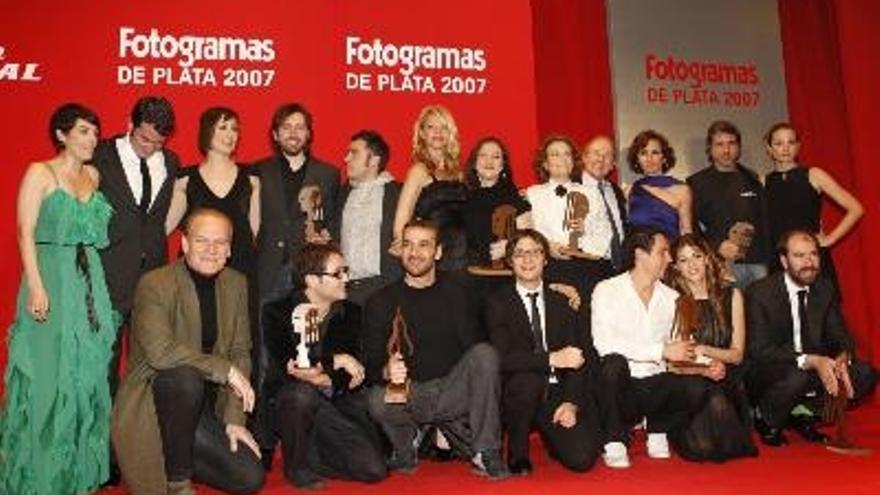 Foto de los galardonados en la gala de entrega de los Premios Fotogramas de Plata 2007, celebrada anoche en Madrid.
