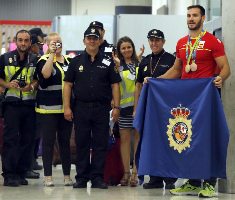 El piragüista  Saúl Craviotto llega al Aeropuerto de Barajas tras participar en los Juegos Olímpicos