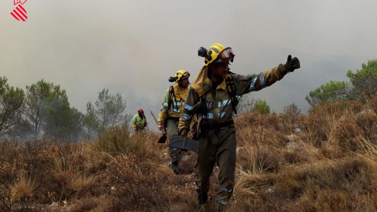 Bomberos Forestales de la Generalitat Valenciana durante una actuación