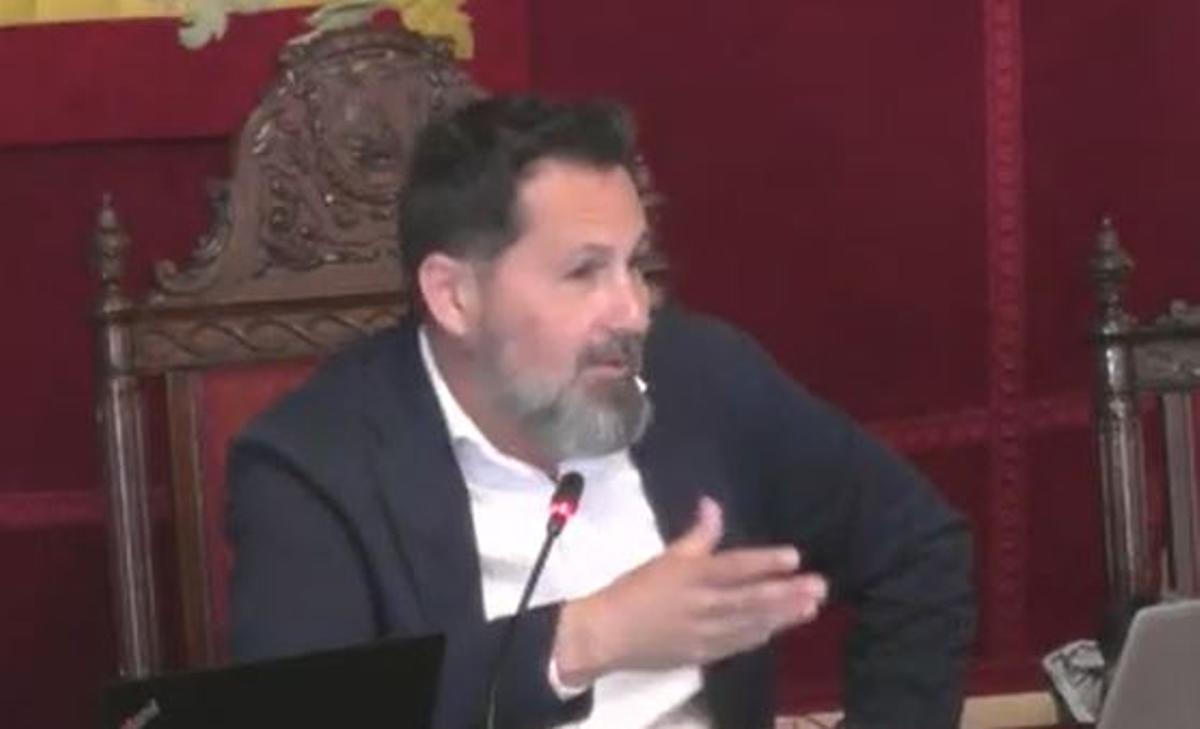 El concejal de Vivienda, Francisco Pomares, en la última Comisión de Derechos Sociales.