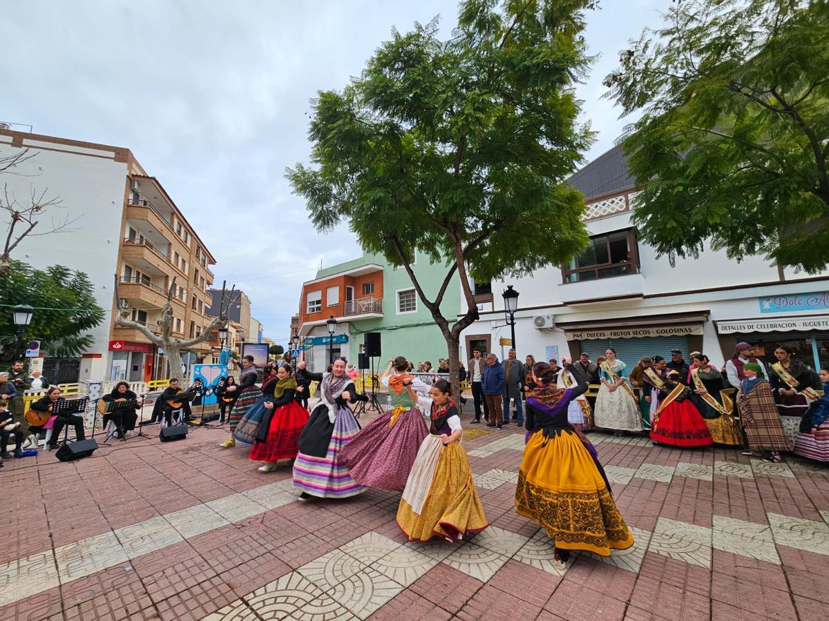 Danzas por Sant Antoni en Orpesa.