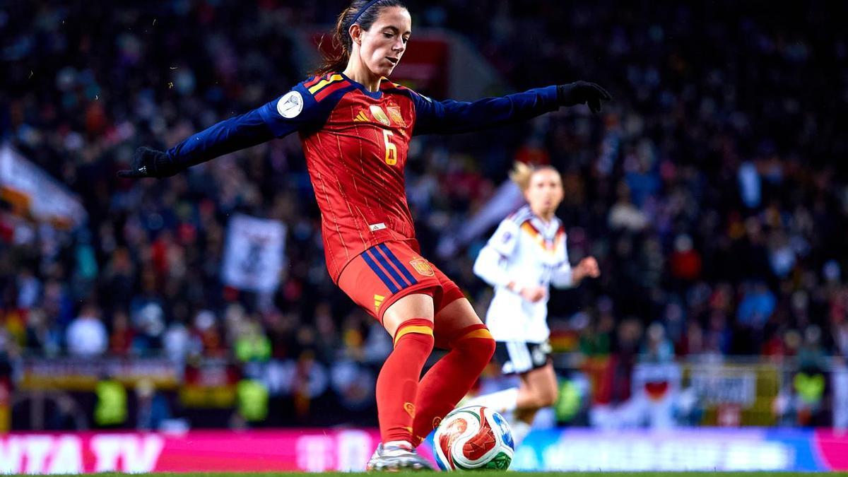 Aitana Bonmati working in Spain.