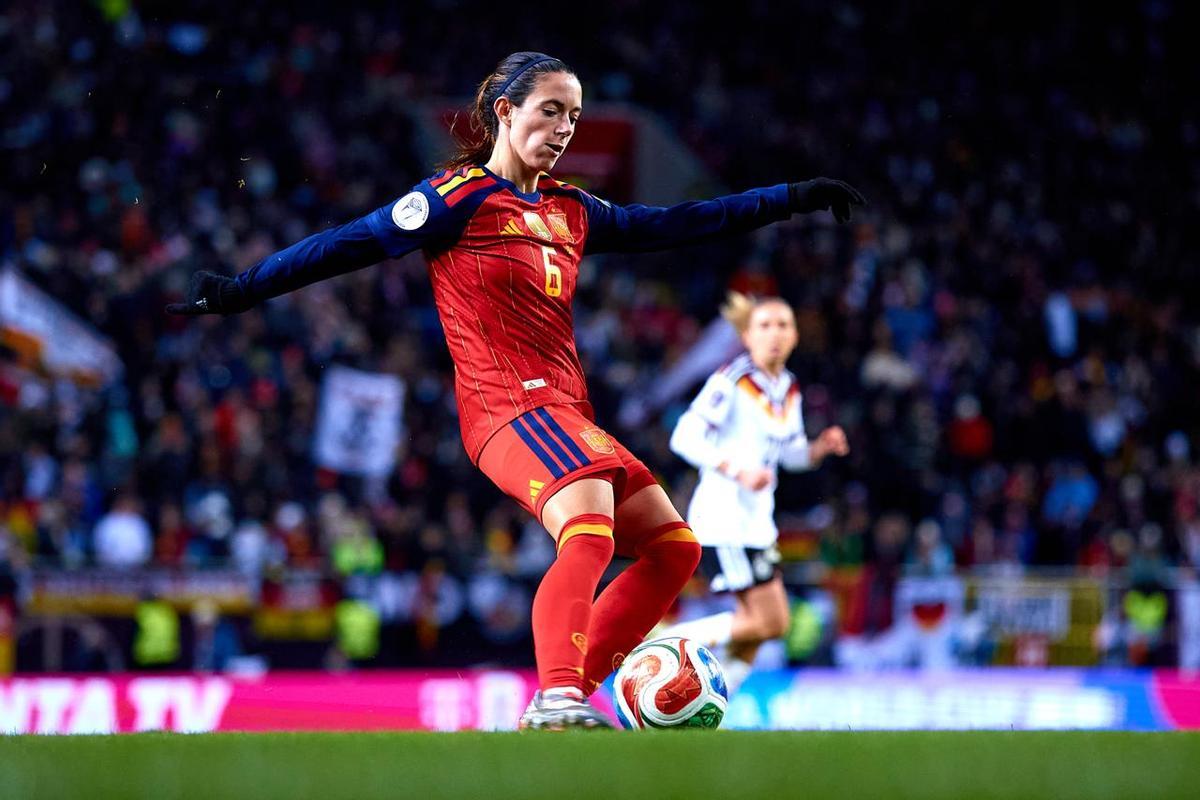 Aitana Bonmatí durante el partido contra Alemania de la ida de la final de la Nations League