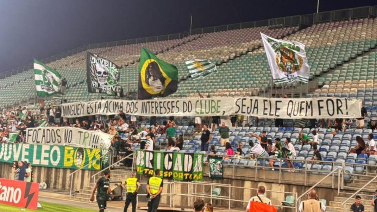La pancarta de los aficionados del Sporting CP contra Viktor Gyökeres