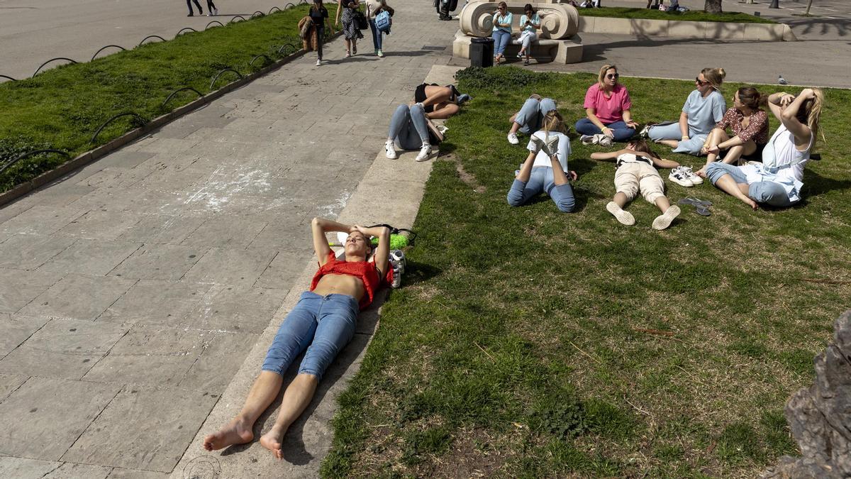 Día de calor y viento en Barcelona