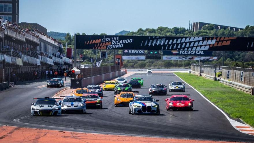 Las valencianas Nerea Martí, Marta Suria y Lydia Sempere brillan en el Circuit Ricardo Tormo