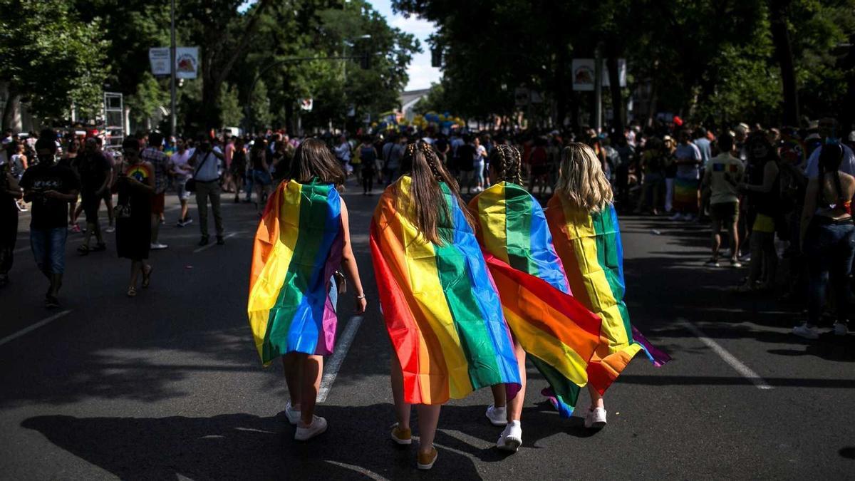 Asistentes a la manifestación del Orgullo LGTBIQ+.