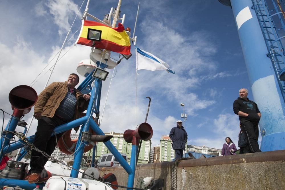 Patrón coruñés expedientado por la bandera gallega