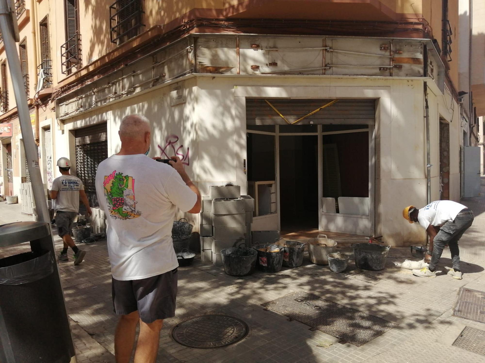 Tapian el edificio okupado de la calle Manacor de Palma tras el incendio