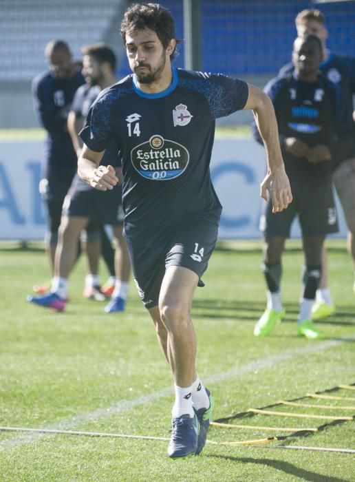 Celso Borges abandonó la sesión debido a un golpe en el tobillo derecho que le provocó un esguince. Su participación en el partido de Butarque dependerá de su evolución.