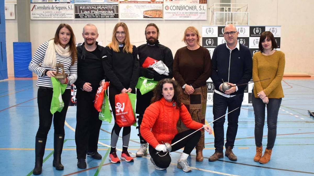 La alcaldesa de Benetússer, Eva Sanz, con representantes del proyecto 'Fence for you'