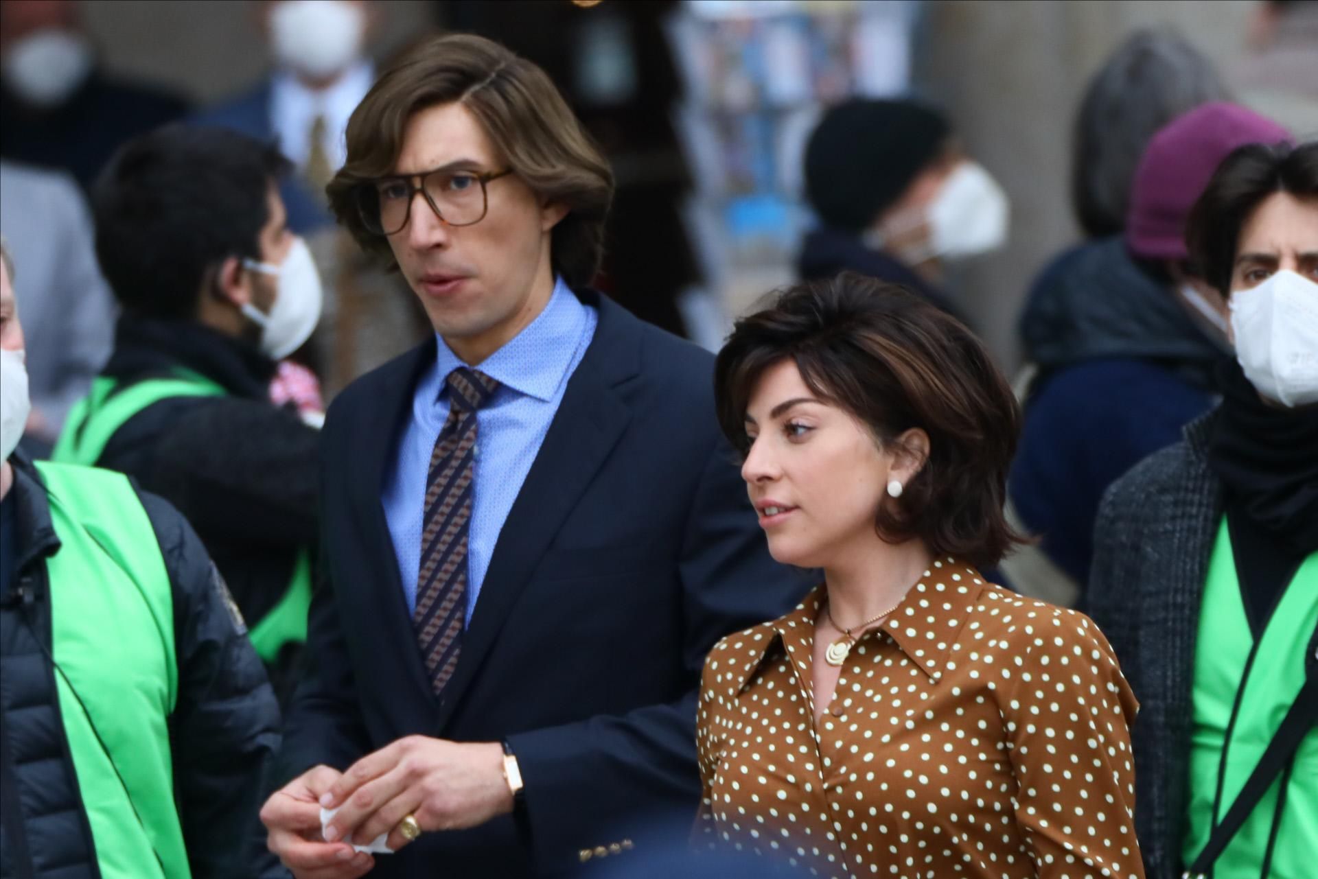 Adam Driver y Lady Gaga, protagonistas de 'House of Gucci', graban una escena de la película en Milán