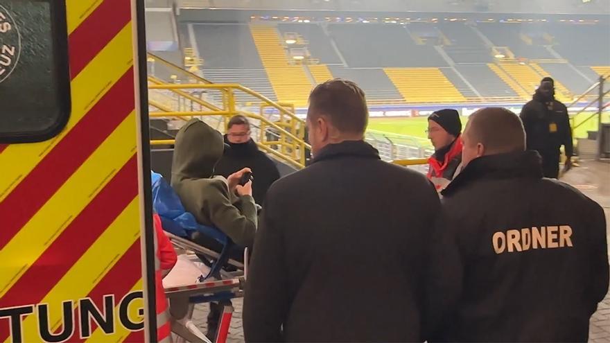 Así abandonó el lesionado Schlotterbeck el Signal Iduna Park tras el Dortmund-Barça