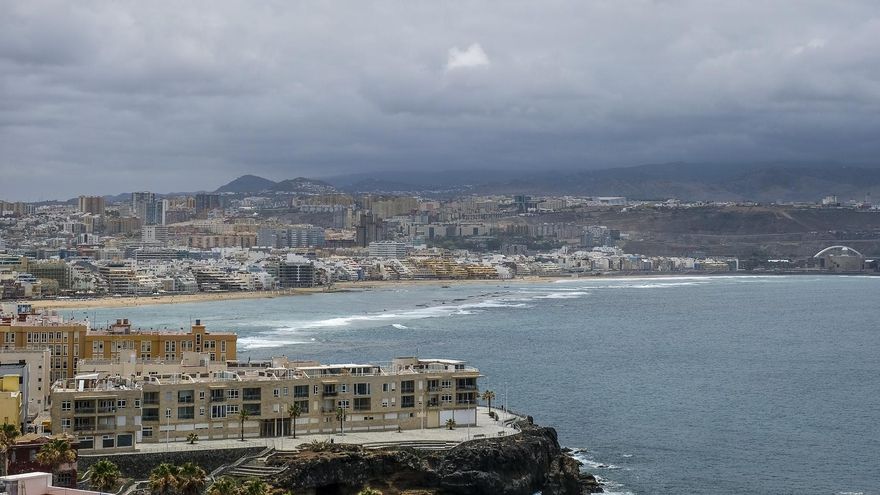 Gran Canaria opens summer with a donkey belly margull